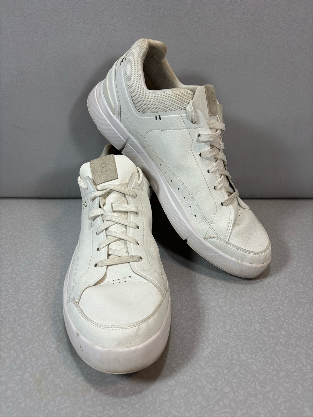 On Clouds "The Roger" Men's 13 White Leather Low-Top Sneakers